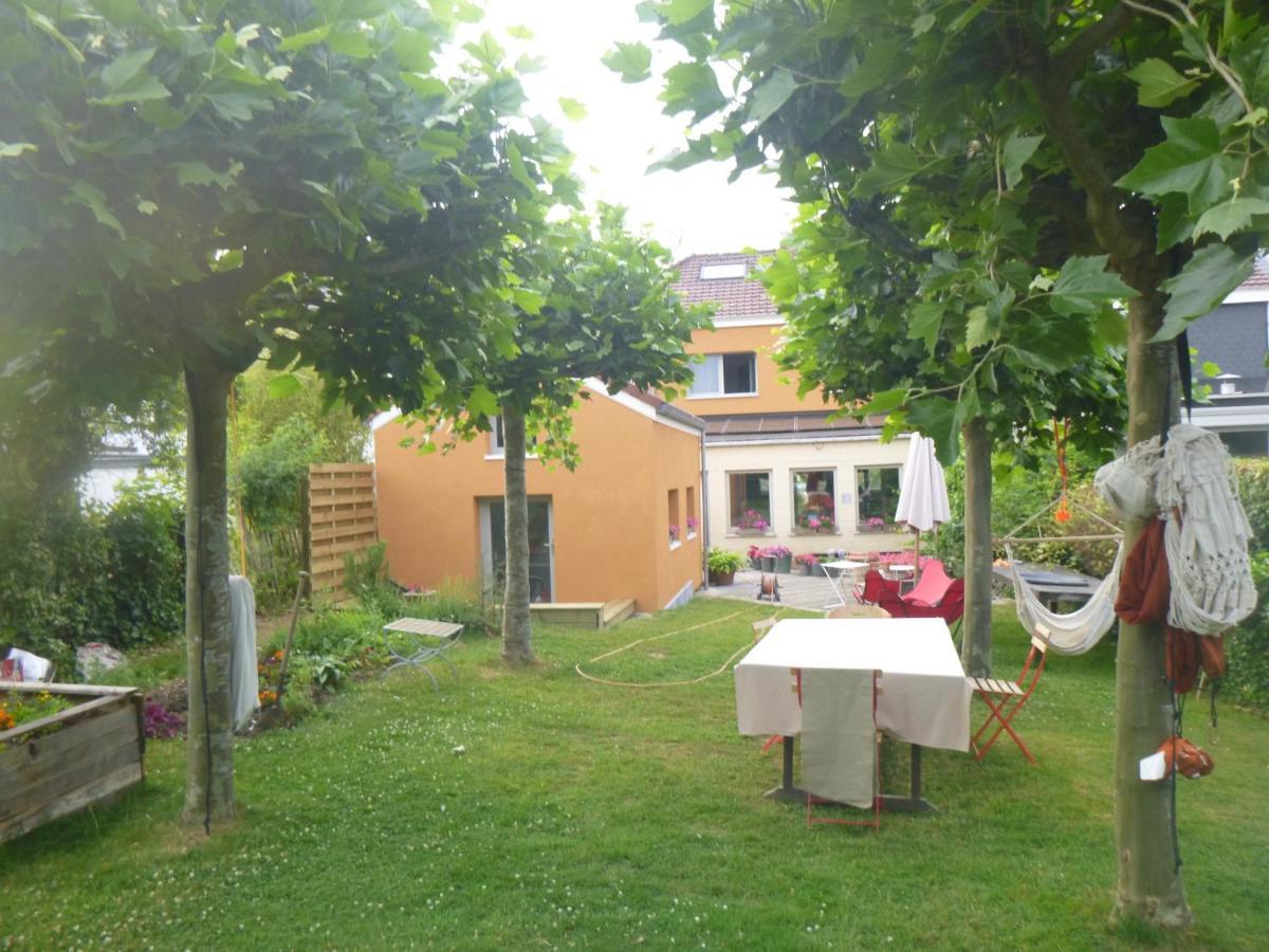 Beatrice's gardens Bed and Breakfast Nijvel Buitenkant foto